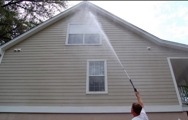 Clean Vinyl Siding